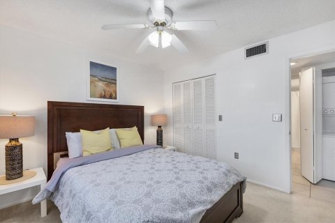 Condo in Sarasota, Florida, 2 bedrooms  № 1716680 - photo 22
