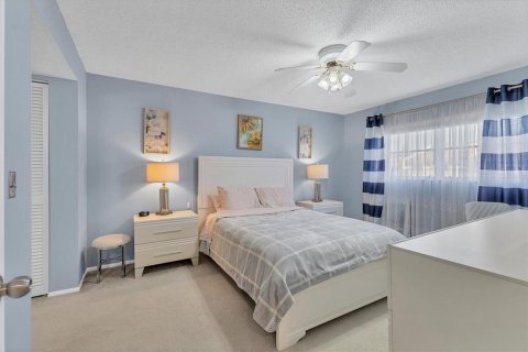 Condo in Sarasota, Florida, 2 bedrooms  № 1716680 - photo 17