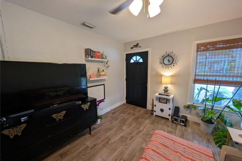 Villa ou maison à louer à Tampa, Floride: 3 chambres, 105.44 m2 № 2419921 - photo 12