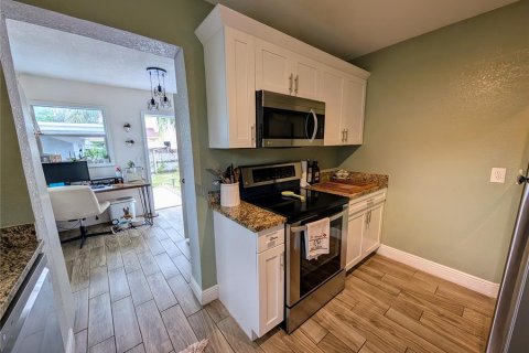 Villa ou maison à louer à Tampa, Floride: 3 chambres, 105.44 m2 № 2419921 - photo 22
