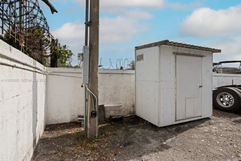 Купить коммерческую недвижимость в Майами, Флорида № 2035038 - фото 7