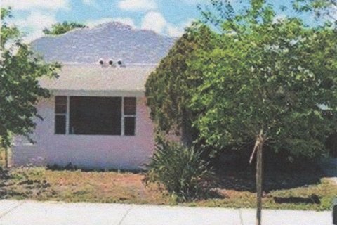 House in Largo, Florida 3 bedrooms, 130.43 sq.m. № 1716662 - photo 10