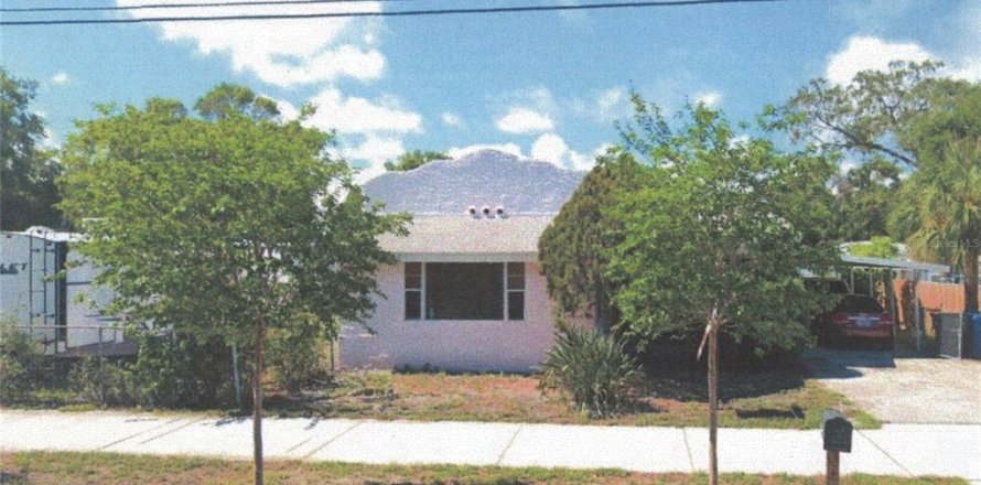 House in Largo, Florida 3 bedrooms, 130.43 sq.m. № 1716662