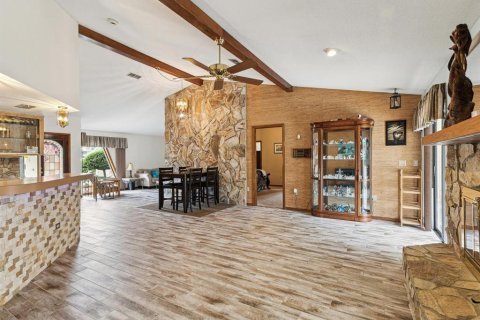 Casa en venta en Weeki Wachee, Florida, 3 dormitorios, 210.7 m2 № 1687518 - foto 11
