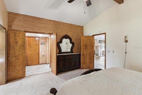 Casa en venta en Weeki Wachee, Florida, 3 dormitorios, 210.7 m2 № 1687518 - foto 27