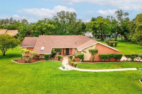 Casa en venta en Weeki Wachee, Florida, 3 dormitorios, 210.7 m2 № 1687518 - foto 1
