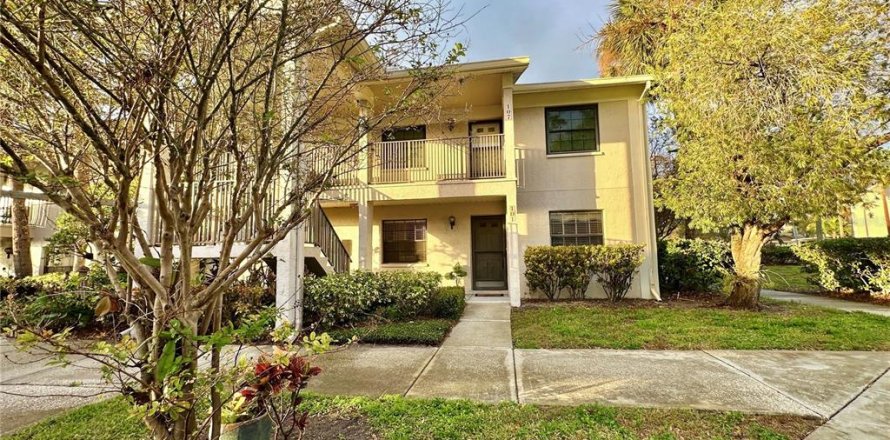 Condominio en Dunedin, Florida, 2 dormitorios  № 1723811