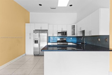 Купить виллу или дом в Майами, Флорида 3 спальни, 167.87м2, № 1974051 - фото 15