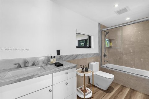 Купить виллу или дом в Корал-Гейблс, Флорида 3 спальни, 266.63м2, № 2036432 - фото 19