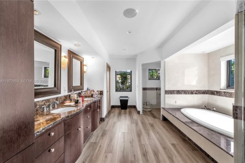 Купить виллу или дом в Корал-Гейблс, Флорида 3 спальни, 266.63м2, № 2036432 - фото 17