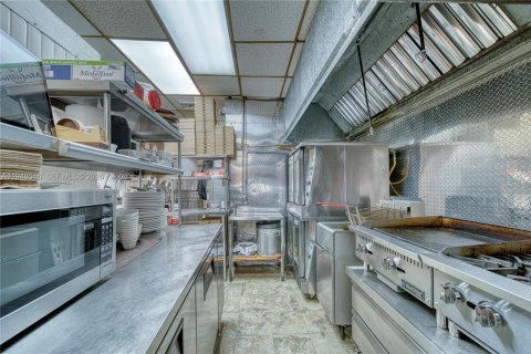 Immobilier commercial à vendre à Hialeah Gardens, Floride № 2004077 - photo 6