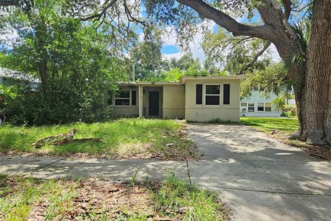 House in Saint Petersburg, Florida 2 bedrooms, 93.37 sq.m. № 2359462