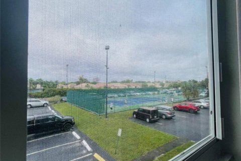 Condominio en venta en Lauderdale Lakes, Florida, 2 dormitorios, 80.36 m2 № 918471 - foto 1