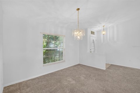 House in Tampa, Florida 3 bedrooms, 153.75 sq.m. № 1910712 - photo 12