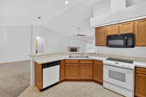 House in Tampa, Florida 3 bedrooms, 153.75 sq.m. № 1910712 - photo 18