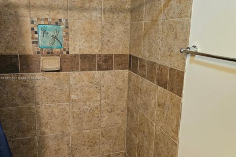 Condo in Ormond Beach, Florida № 1979905 - photo 4