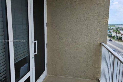 Condo in Ormond Beach, Florida № 1979905 - photo 6