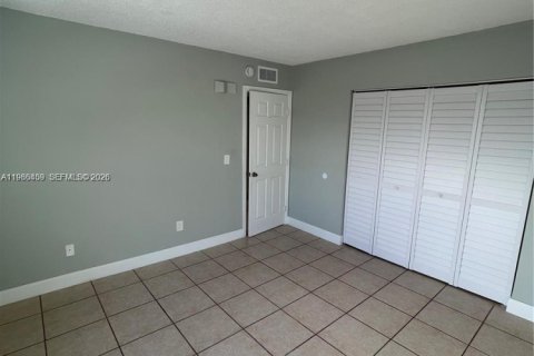 Copropriété à louer à North Miami, Floride: 2 chambres, 82.31 m2 № 2044921 - photo 16