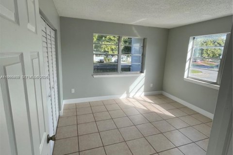 Copropriété à louer à North Miami, Floride: 2 chambres, 82.31 m2 № 2044921 - photo 19