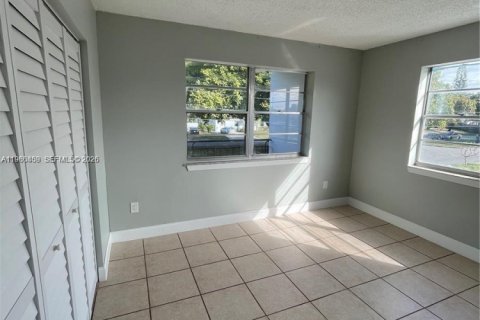 Copropriété à louer à North Miami, Floride: 2 chambres, 82.31 m2 № 2044921 - photo 17