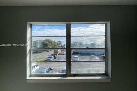 Copropriété à louer à North Miami, Floride: 2 chambres, 82.31 m2 № 2044921 - photo 14