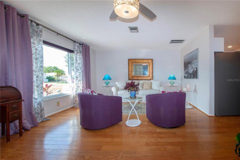 House in Bradenton, Florida 2 bedrooms, 114.83 sq.m. № 1873751 - photo 13