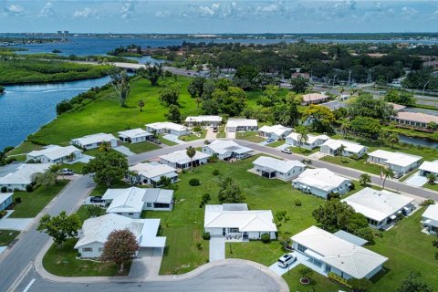 House in Bradenton, Florida 2 bedrooms, 114.83 sq.m. № 1873751 - photo 4