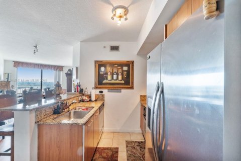 Купить кондоминиум в Майами, Флорида 1 спальня, 61.04м2, № 2053468 - фото 19