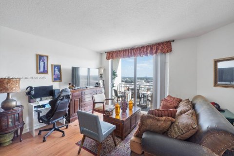 Купить кондоминиум в Майами, Флорида 1 спальня, 61.04м2, № 2053468 - фото 16