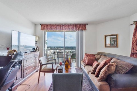 Купить кондоминиум в Майами, Флорида 1 спальня, 61.04м2, № 2053468 - фото 2