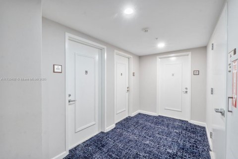 Купить кондоминиум в Майами, Флорида 1 спальня, 61.04м2, № 2053468 - фото 15