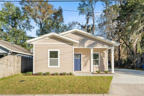 House in Gainesville, Florida 3 bedrooms, 110.55 sq.m. № 2138553