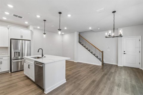 Townhouse in Orlando, Florida 3 bedrooms, 179.49 sq.m. № 2259327 - photo 3