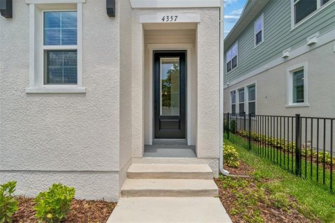 Townhouse in Orlando, Florida 3 bedrooms, 179.49 sq.m. № 2259327 - photo 2