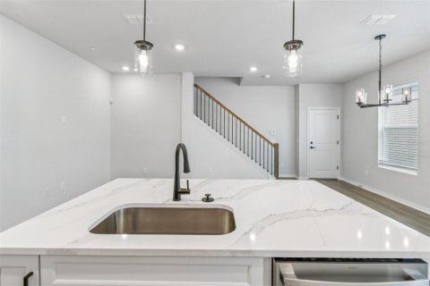 Townhouse in Orlando, Florida 3 bedrooms, 179.49 sq.m. № 2259327 - photo 8