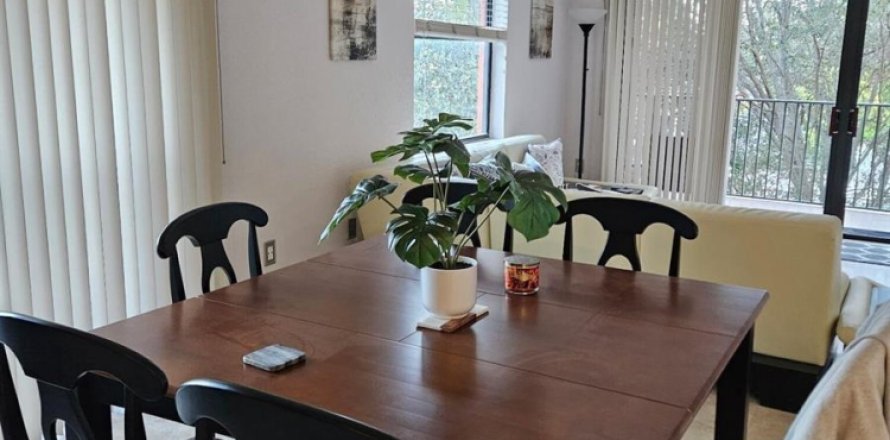 Condo in West Palm Beach, Florida, 2 bedrooms № 2392846