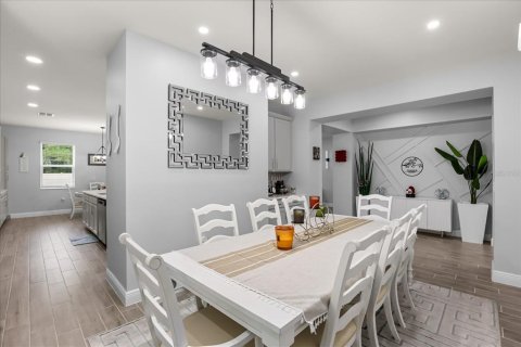 House in Mount Dora, Florida 6 bedrooms, 430.88 sq.m. № 2142545 - photo 8