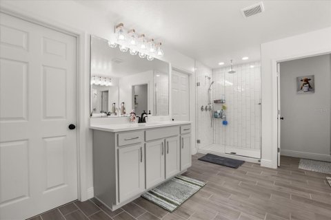 House in Mount Dora, Florida 6 bedrooms, 430.88 sq.m. № 2142545 - photo 25