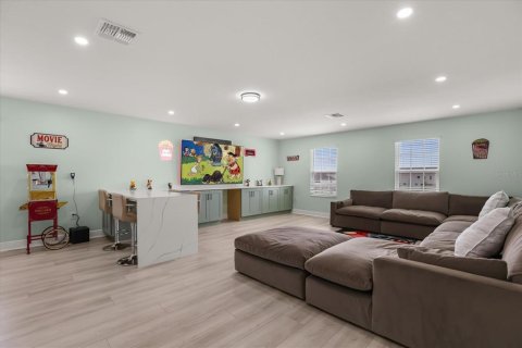House in Mount Dora, Florida 6 bedrooms, 430.88 sq.m. № 2142545 - photo 19
