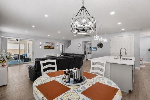 House in Mount Dora, Florida 6 bedrooms, 430.88 sq.m. № 2142545 - photo 14