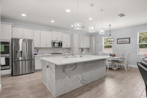 House in Mount Dora, Florida 6 bedrooms, 430.88 sq.m. № 2142545 - photo 9