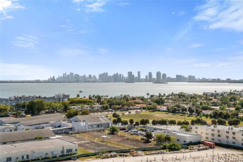 Condominio en venta en North Bay Village, Florida, 2 dormitorios, 113.43 m2 № 1656250 - foto 2