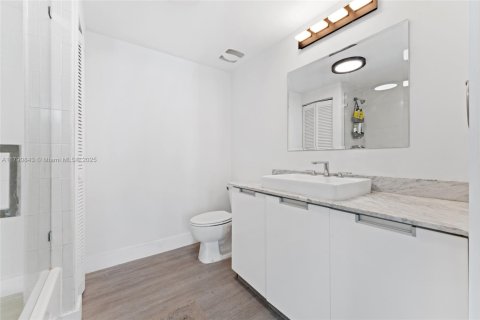 Condominio en venta en North Bay Village, Florida, 2 dormitorios, 113.43 m2 № 1656250 - foto 18