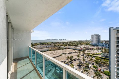 Condominio en venta en North Bay Village, Florida, 2 dormitorios, 113.43 m2 № 1656250 - foto 26