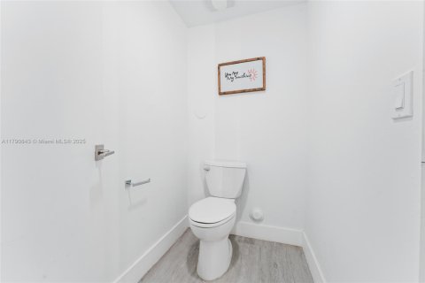 Condominio en venta en North Bay Village, Florida, 2 dormitorios, 113.43 m2 № 1656250 - foto 15