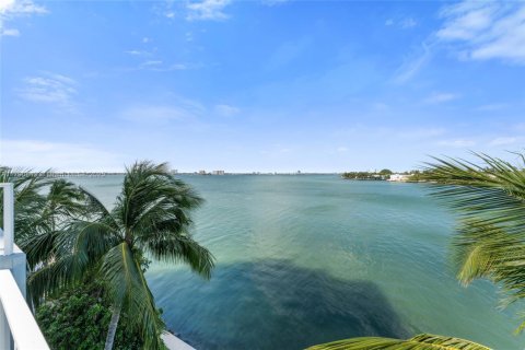 Condominio en venta en North Bay Village, Florida, 2 dormitorios, 113.43 m2 № 1656250 - foto 30