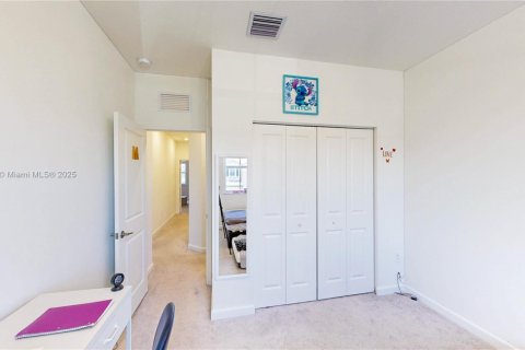 Townhouse in Homestead, Florida 3 bedrooms, 169.73 sq.m. № 1882233 - photo 27