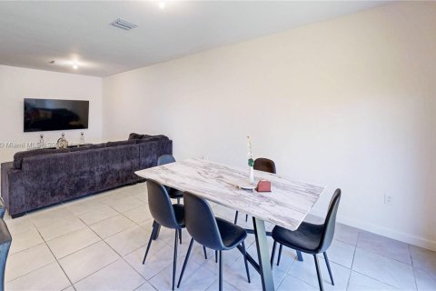 Townhouse in Homestead, Florida 3 bedrooms, 169.73 sq.m. № 1882233 - photo 13