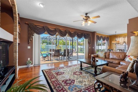 Casa en venta en Palm Harbor, Florida, 4 dormitorios, 311.41 m2 № 2121339 - foto 8