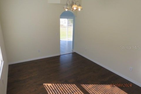 House in Zephyrhills, Florida 4 bedrooms, 219.62 sq.m. № 1561444 - photo 8